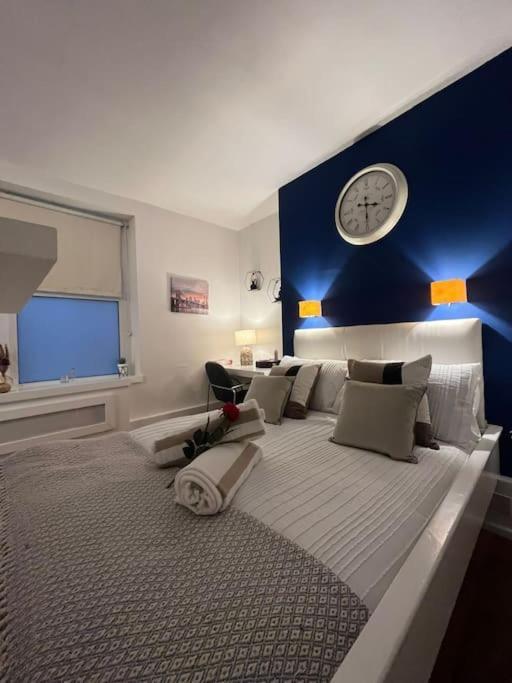 Modern Studio In Barbican Ec1 - Blue - F4 London Exteriör bild